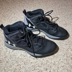 Under Armour Men’s Basketball Shoe Size USA 11.5